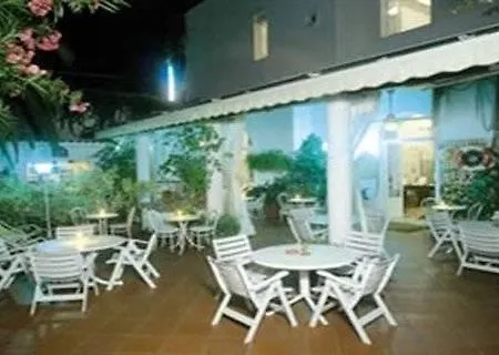 Augustus Hotel